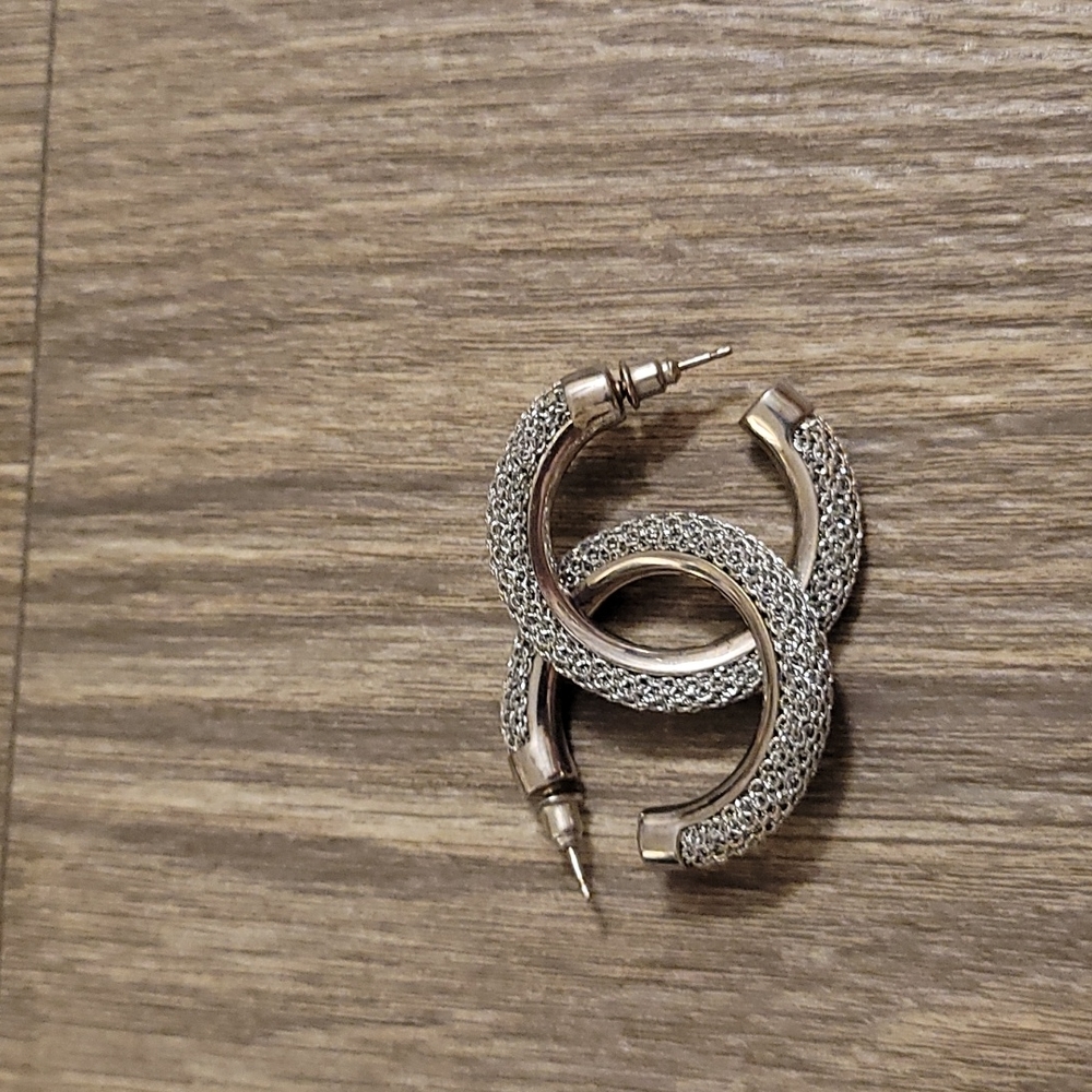 Elegant Silver Mesh Hoop Earrings - Picture 5 of 11